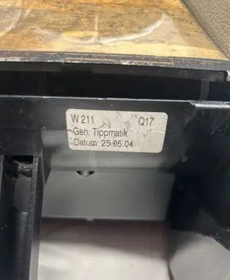 Mercedes-Benz E W211 Armrest A2116800250 E039711121