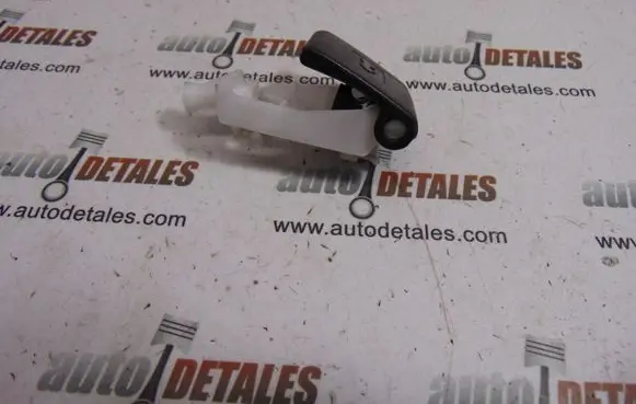 Toyota Corolla Verso AR10 Engine bonnet (hood) release handle