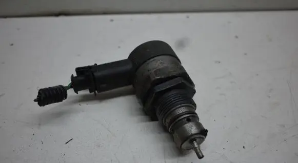 Volvo V70 Fuel pressure regulator 30777576