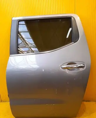 Nissan NP300 Rear door 43R011595