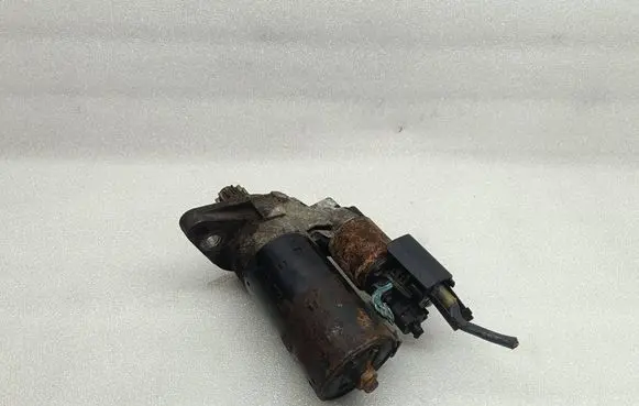 Volkswagen Golf VI Starter motor 025266