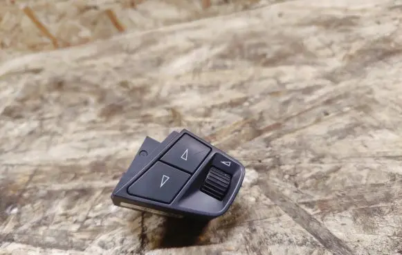 Opel Antara Steering wheel buttons/switches 96628662