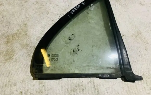 Rear vent window glass
