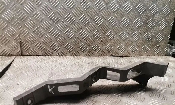 Volkswagen PASSAT B6 Front bumper mounting bracket 3C0807889
