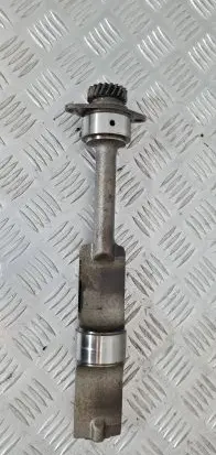Nissan Patrol Y61 Oil pump balance shaft 