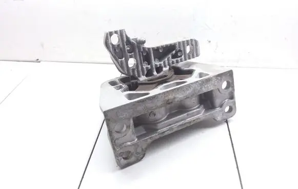 Engine mount bracket