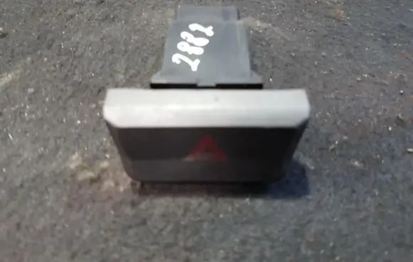 Hyundai Accent Hazard light switch 9379025000