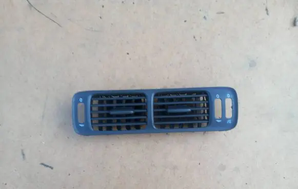 Volvo S70 V70 V70 XC Dash center air vent grill 9177528