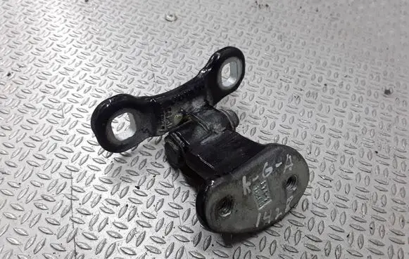 Volvo V50 Rear door lower hinge