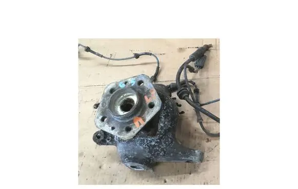 Maserati GranSport Front wheel hub spindle knuckle