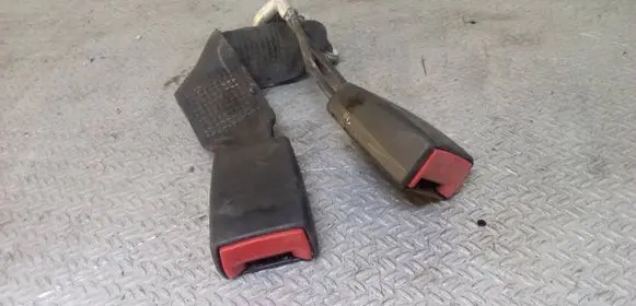 Mercedes-Benz E W210 Middle seatbelt buckle (rear) 2108600669