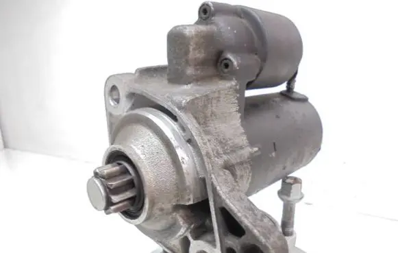 Volkswagen Golf IV Starter motor 020911023F