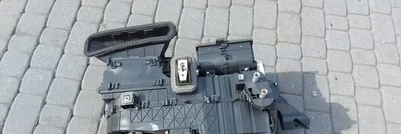 Opel Karl Interior heater climate box assembly 687859165