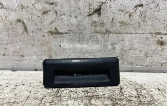 Volkswagen Golf V Tailgate opening switch 5J0827229