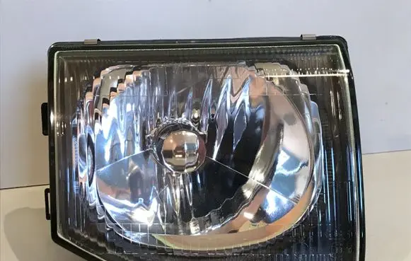 Mitsubishi Pajero Headlight/headlamp 11087234