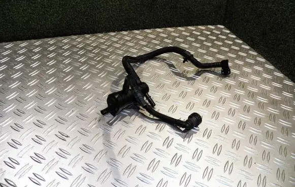 Land Rover Range Rover Sport L494 Engine coolant pipe/hose H4P39C915AA