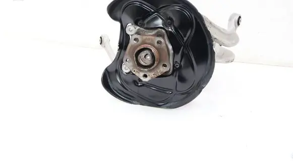 Audi Q8 Stub axle 4M0615611 4M0505291F