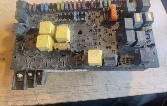 Mercedes-Benz ML W163 Fuse module 1635450205