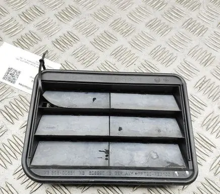 BMW 8 G16 Quarter panel pressure vent 9176945