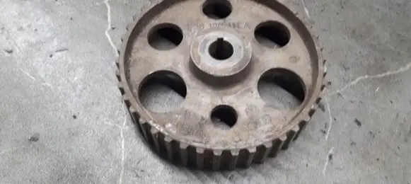 Volkswagen PASSAT B5 Crankshaft pulley 028130111a