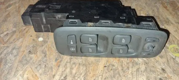 Volvo V70 Electric window control switch 9452959