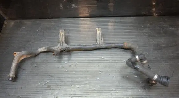 BMW 1 E81 E87 Engine coolant pipe/hose 754823
