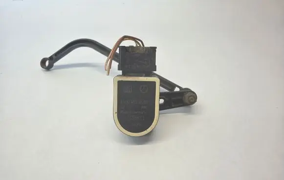 Mercedes-Benz C W204 Air suspension front height level sensor A0065405081 A0009050201 030811