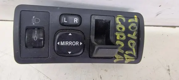 Toyota Corolla Verso E121 Wing mirror switch 5553932010