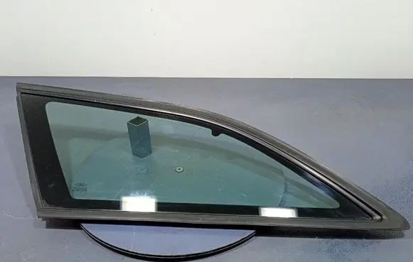 Ford Mondeo MK I Rear side window DS73N297001