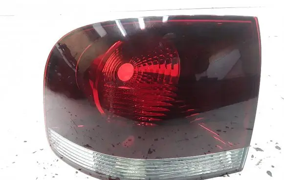 Volkswagen Touareg I Rear/tail lights 28259002