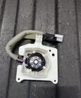 Land Rover Discovery 5 Front door high frequency speaker BJ3218808AC HY3218414A