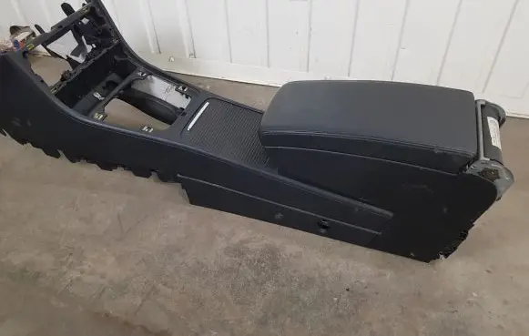 Volkswagen PASSAT B6 Center console 3C0864207