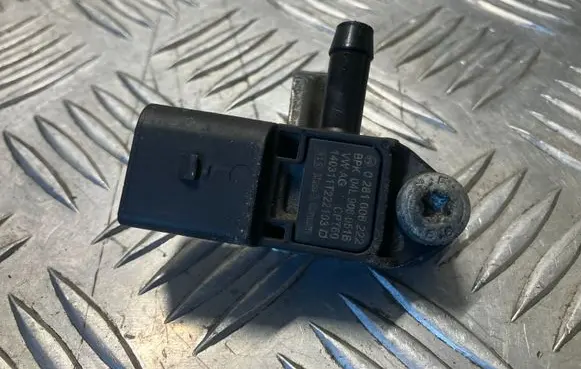 Volkswagen Golf VII Exhaust gas pressure sensor 04L906051B