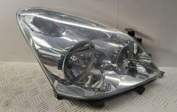 Toyota Corolla Verso AR10 Headlight/headlamp 811300F010 7357230400