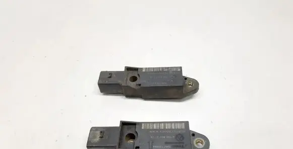 Mercedes-Benz E W211 Airbag deployment crash/impact sensor A0028202726