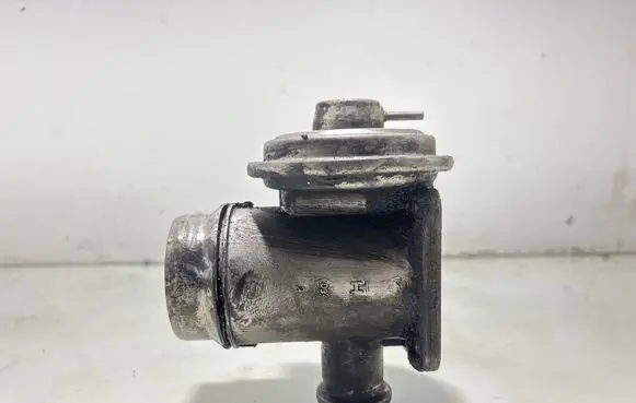 BMW 5 E60 E61 EGR valve 7789999
