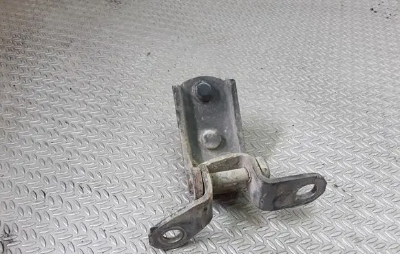 Toyota RAV 4 (XA20) Rear door lower hinge
