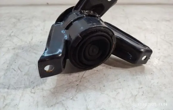 Hyundai Tucson TL Engine mount bracket