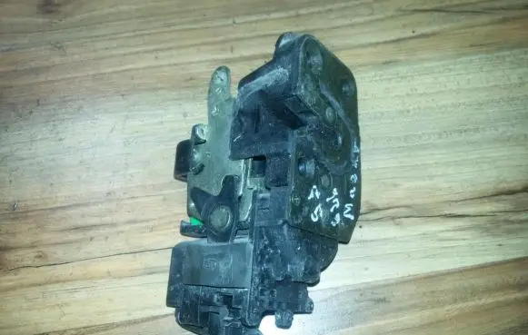 Mazda 626 Rear door lock