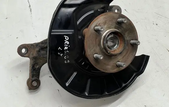 Toyota Prius xw60 Rear wheel hub spindle/knuckle 231213B Y0517 640517