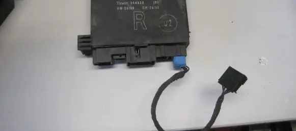 Mercedes-Benz E W210 Door control unit/module 2108207826