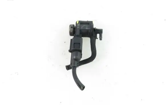 Audi A4 S4 B5 8D Valve vacuum 1J0906283C