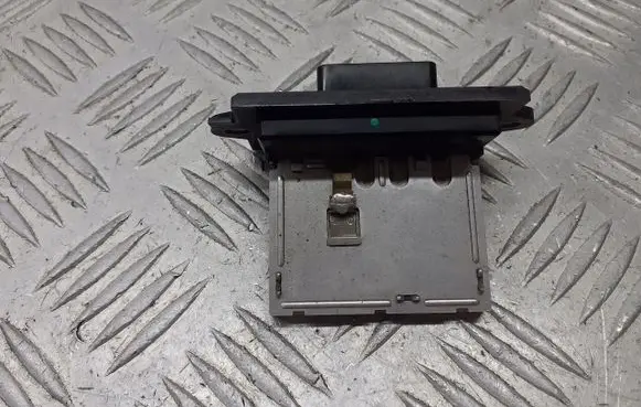 Nissan Note (E11) Heater blower motor/fan resistor