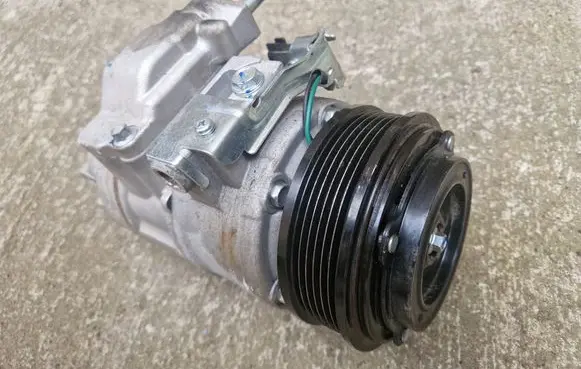Ford Explorer V Air conditioning (A/C) compressor (pump) 