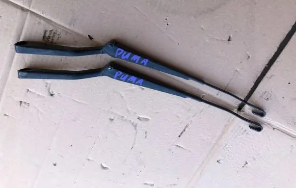 Ford Puma Front wiper blade arm