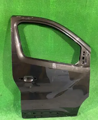 Renault Trafic III (X82) Front door