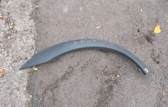 Volvo XC70 Rear fender molding trim 30678046 8620134
