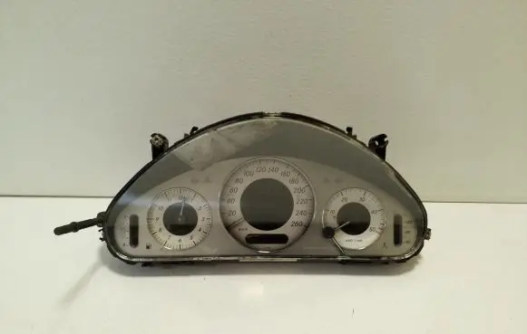 Mercedes-Benz E W211 Speedometer (instrument cluster) A2115405747