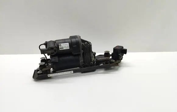 BMW 5 E60 E61 Air suspension compressor/pump 6777827 677782702 37106777827