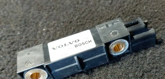Volvo V70 Airbag deployment crash/impact sensor 8622365 130500 000896